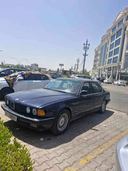 بي ام ٧٣٠
مكينة جديدة شادلهة مال كصة 
ايرفلو مال كصة 
منظومة تبريد كلهة جديدة 
كامرة وشاشة 
صدرها زين 
تايرات جديدة 
كلشي بيهة شغال 
غرفتهة نضيفة
سعرهة ٤٣ قفل 
***********
