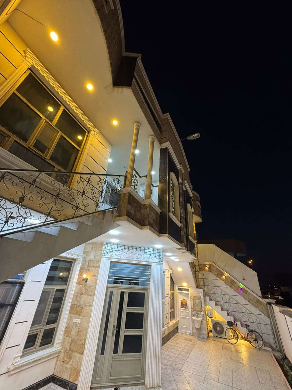 🔺🔺🔺للبيع🔺🔺🔺
🔴بيت للبيع حي الضباط الثانيه🔴

🔺المساحه /280 متر 

🔺العرض /14 متر 

🔺النزال /20 متر 

🔺الشارع /8 متر 

🔺يبعد عن الشارع العام /20متر 

📍خلف بيت ابو الگبه📍

🔴يرهم استثمار وارد شهري او سكن اعتيادي🔴

🔺🔺السعر /تفضل خاص
وتساب /***********

🔺منقطعات واحد عن الثاني ثلاث مشتملات بموقع واحد ومميز وواصل جميع الخدمات 🔺

موقعنا /محيط العسكري مقابيل اسواق عطوفه 1

🔺مكتب الشواهق للعقار🔺

محمد  النومان /***********

مصطفى الحلبوسي/***********
📞📞واتس اب 📞📞
