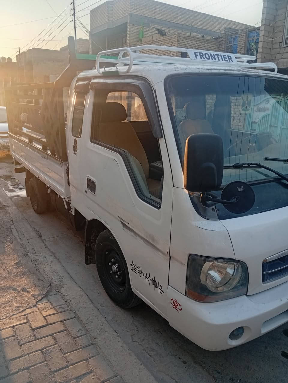 سلام عليكم كيا حمل البيع أم عيون موديل 2001رقم بغداد مشروع وطني مكينه وكير واكسل وحداديه وشاصي و كهربائيات وكفالة عامه وصبغ قليل عنوان بغداد شماعيه والاستفسار على هاذا رقم ***********.  وسعر 75ورقه
