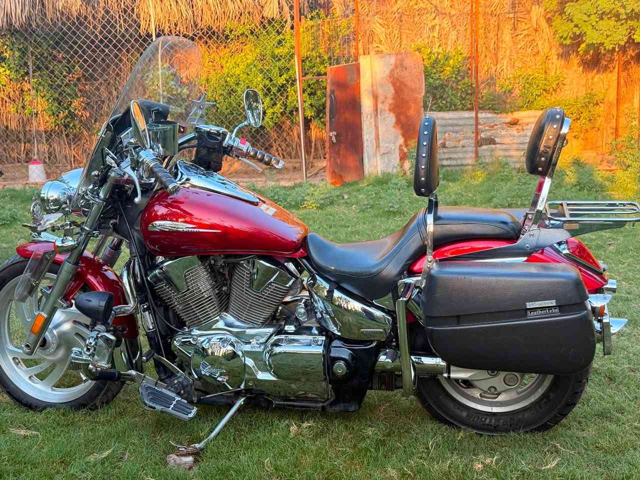 للبيع VTX 1300 رقم بغداد بسمي موديل 2004  ماشيه 33 KM 
الدراجه من امريكه اليه يعني على ايدي دراجه بلكارتون كلك نقص مابيه 
التزويد لعلدراجه كله كاصه من خارج العراق اني زودته 
تزويد كله اصلي 

قباقه استيل عل المحرك

استيل عل الشاصي + استيل عل الكاردن

هوائيات

مسطرة لاجكترات واشاير

نسر جاملغ اصلي

درع امامي اصلي درع خلفي شغل علي بدر

دوس ام النشره 

استرايح ام الجف

سماعات امريكيه

كلاص استيرن عدد 2 اصليات

جامه مضلعه

جنط شركه هوندى هنه والقواعد اصليات

تجوه سايق

قاعده رقم ام الاشاير 

تخم تاير  من البرازيل جدد

سيبايه خلفيه طويله 

قباقه سل ستيل مجمع استيرن + قبق عنبار

صفاحيات استيل شركه هوندى اصليات مو تجاريات 

قبق ستيل عنبار امامي

شباك استيل راديتر اصلي 

مكاني اطراف بغداد قريب البوابه مال راشديه 

السعر 70 وبيه مجال لليجي عليه 
وبلخير لصير من نصيبه 

***********
