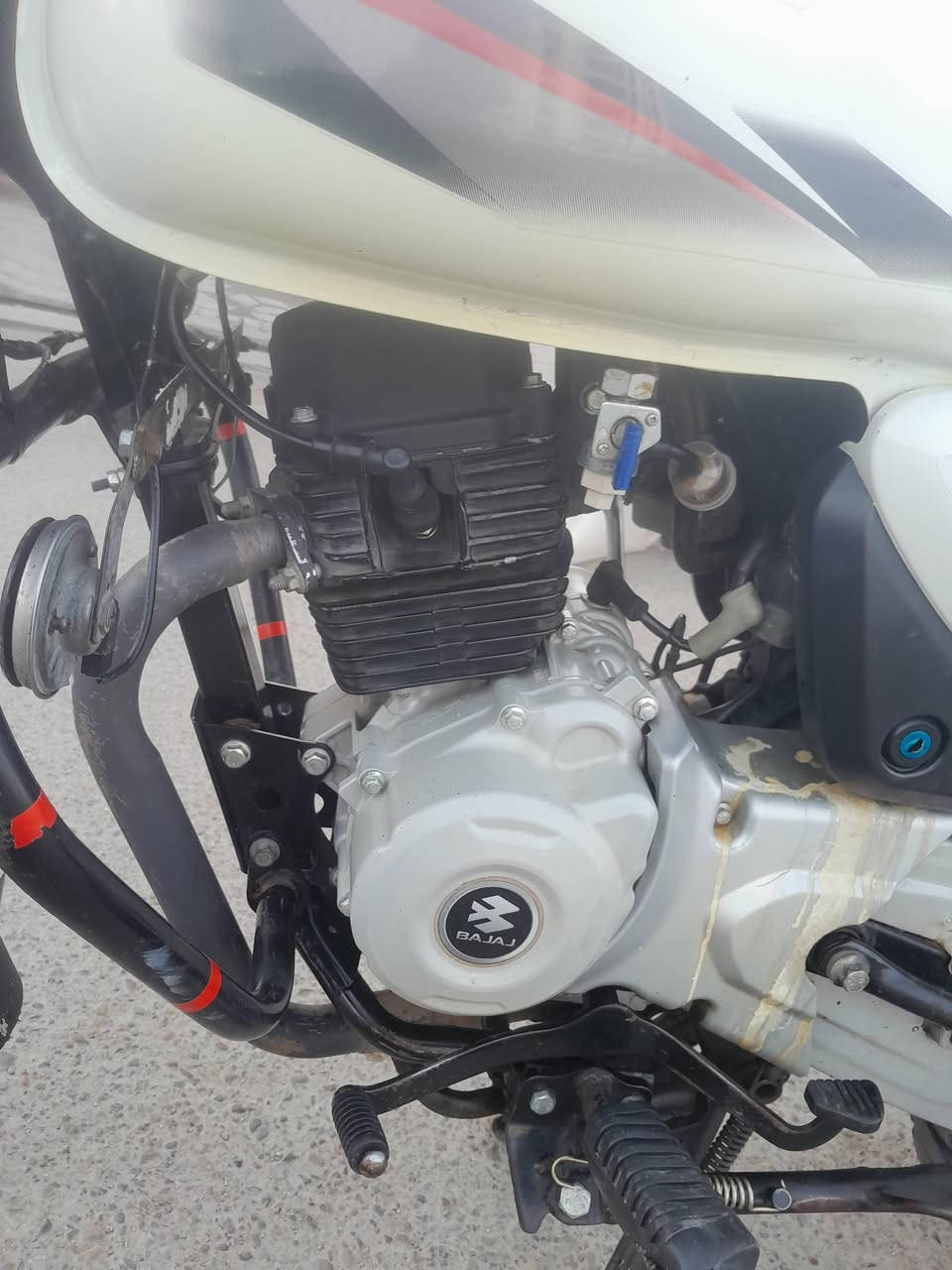 السلام عليكم بوكسر كلاسك  موديل ٢٢ الدراجة خير من الله مرقمه رقم ديالى  وحالين في بغداد الاستفسار ***********
