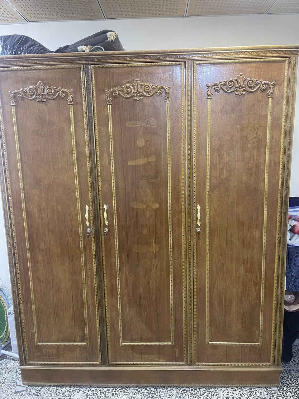 كنتور 3 بيبان جديد بعده سعر 350 و جرابي عدد ثنين جدد دسكام الوحده مسويه ب300 هذني ثنين ب 400 مكاني كربلاء حي النصر مكلف بل نشر


**إذا كنت صاحب هذا الإعلان وتريد حذفه لأي سبب، رجاءا أرسل رسالة إلى الدعم الفني**