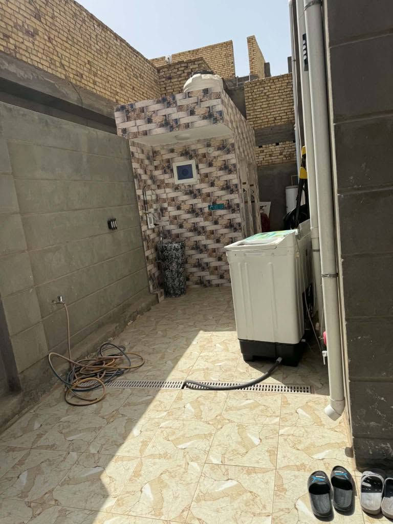 يالله 
السلام عليكم 
يعلن مكتب الوسام الذهبي عن وجود قطعه للبيع  مساحتها 
متر185
وجهه 12ونص
نزال 18ونص
طابقين
4غرف نوم واستقبال وكليدور ومطبخ 2مجمع صحيات
بناء حديث 23
طابو زراعي  سند حديث 25

متوفره كافه الخدمات ماء وكهرباء وتبليط. 

العنوان 

حله بابل زوير الغربي 

التقسيم خلف البانزين خانه بته مقابل العاب المد هش

تفاصيل اكثر مراجعه المكتب 

او الاتصال عل الأرقام الموجوده في المنشور 
***********
***********

