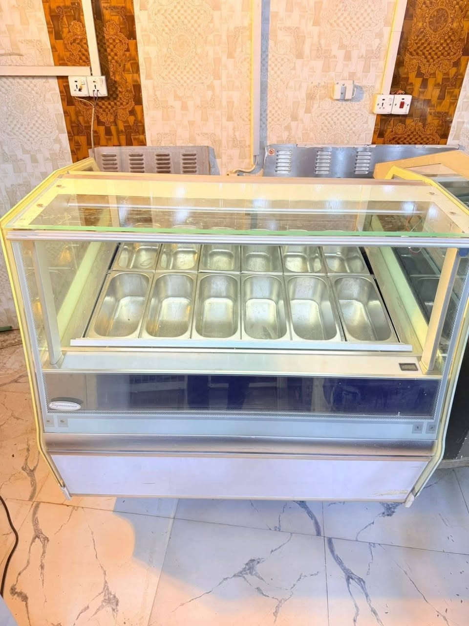 عارضه ايطالي
مديل حديث 

120سم 

12بلانك صغير 8بلانك كبير 

نضيفه جدا

س ترى نكل فيز 

‏السعر والتفاصيل مراسلة الصفحة

‏أو الاتصال على الرقم ***********

‏العنوان البصرة
