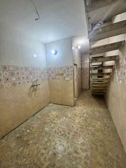 يتوفر لدينا بيت للإيجار 🏠

يحتوي على غرف نوم 3 استقبال وطرمه وسطح وخدمات✨ 

مساحه 75 

الموقع 📍/شارع صحه  قرب جامع الحق  

ايجاره 550 وبي مجال

للاستفسار📞 /***********حسين دراجي 

مكتب الباسم للعقار
