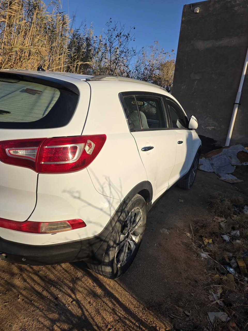 كيا اسبورتج خليجي موديل 2014 كفاله عامه
مكينه ع وضع الشركه
رقم وهزه وسنويه جديده
سياره كفاله عامه 
ماشيه 86
السعر 158$
الاتصال ***********
