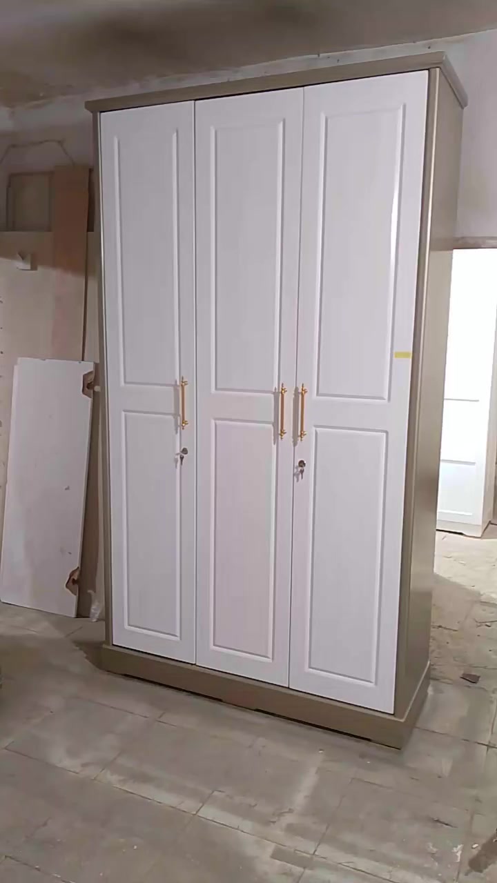 معرض سليم
كناتير كويتيه إيطاليه مستخدمه عنوان داخل المنشور 
***********
