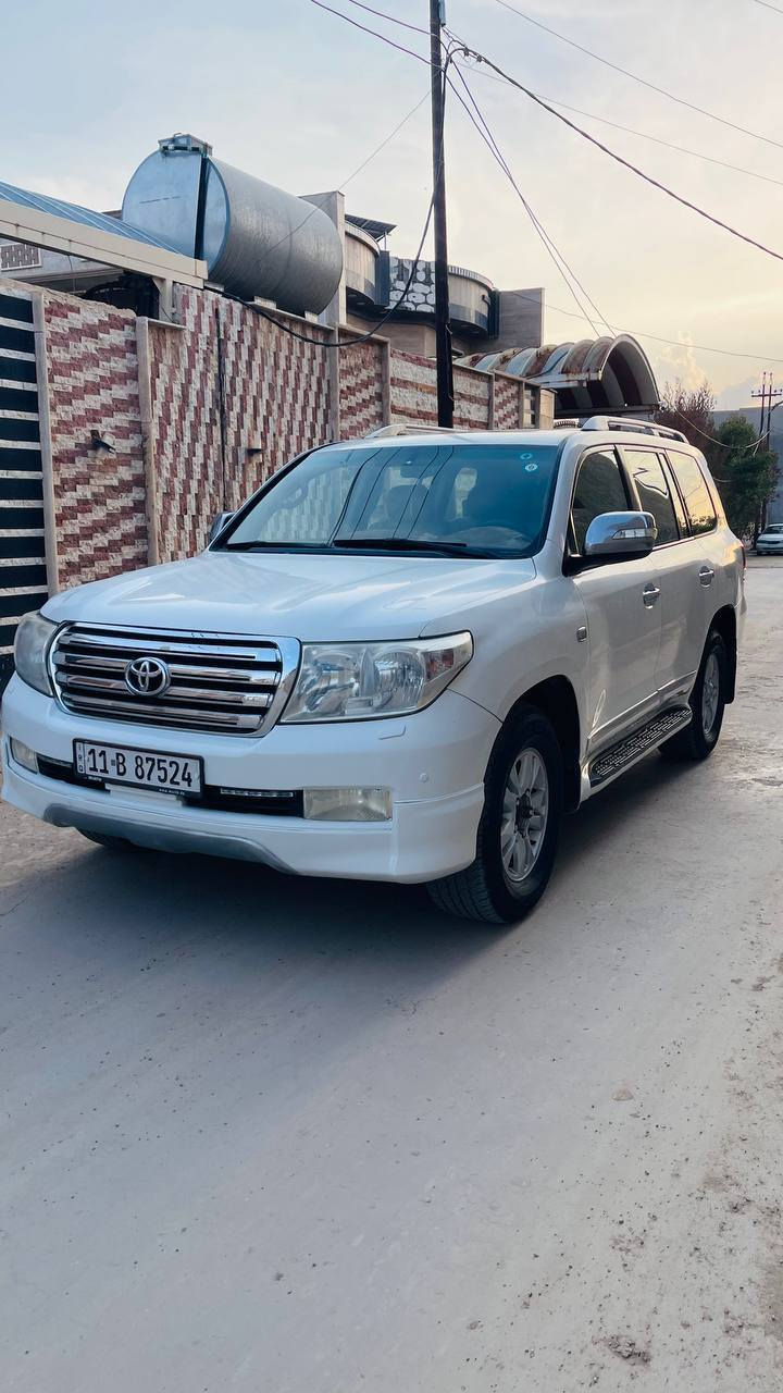 السلام عليكم لاندكروز موديل 2011 رقم بغداد انكليزي بسمي فول مواصفات بصمه كشنات بقلاوه جلد وكهرباء تايرات جدد تبريد شغال تلاث قطع و ثلاجه مكفوله كفاله عامه من الصبغ والتبديل عدا بارد بلجاملغ الامامي الايمن السعر 305 مكاني بغداد للاستفسار ***********
