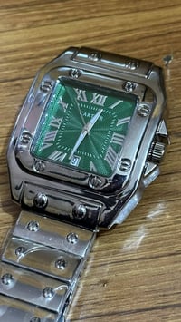 ساعات • متوفر