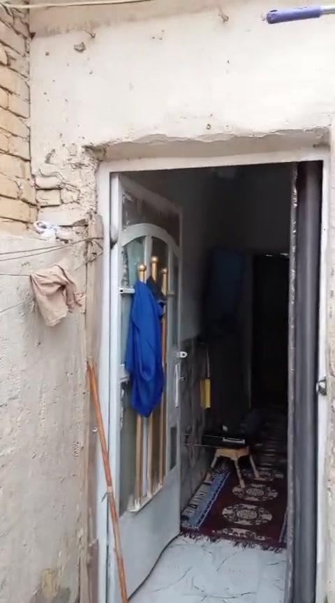 السلام عليكم مشتمل للبيع مساحه بسند ٥٠ واقع حال ٦٥ بناء طابق ونص بشارع ابو سمير خلف افران البشير سعر ٤٦ رقم هاتف *********** بي وتساب
