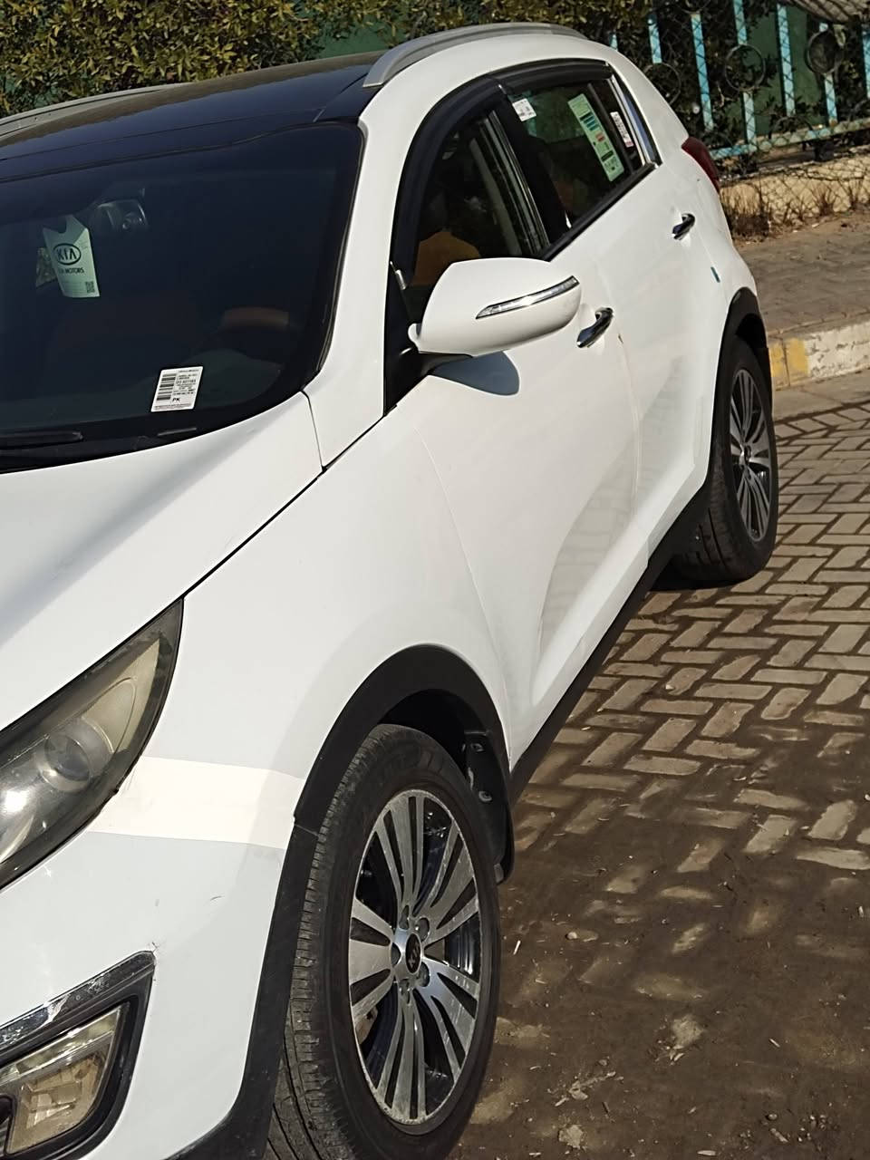 ​🚗 للبيع: كيا سبورتج 2015 (خليجي) 🚗
مصبوغة حزام.
​الضرر: طخة في الجاملغ الأمامي الأيسر + تعمير في التكمة الأمامية اليسرى.
​✅ المواصفات :
​المحرك: 2400 دوش (DOHC)
 بانوراما. تحكمات ستيرن، مري شفط، شاشة لمس، تبريد ثلج، تخم تاير جديد.رقم بغداد  بأسمي تحويل مباشر 
​💰 السعر:
​السعر: 135 (وبيها مجال).
​المكان: بغداد - منطقة الشعب.
​📞 للتواصل والاستفسار: ***********
