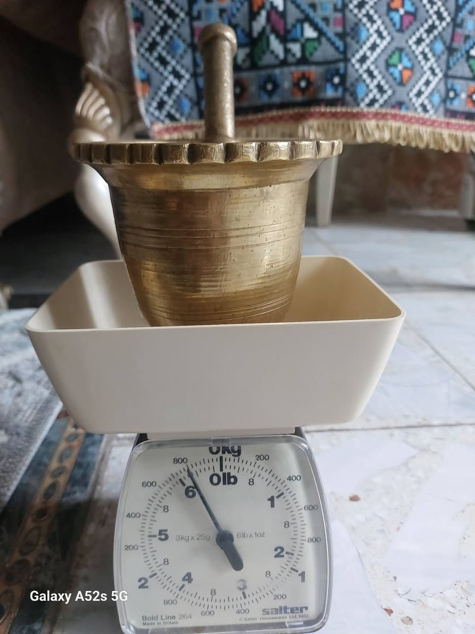 سلام عليكم هاونات عدد ٢ مع مرشة عطر قديمات انتيك وزن الهاون الكبير ٢كيلو و٨٠٠ غرام  والهاون الثاني ١ كيلو و٧٠٠ غم ...طول الهاون الكبير ١٥سم تقريبا والزغير ١١سم الشراي يدخلي خاص والمكان بغداد


**إذا كنت صاحب هذا الإعلان وتريد حذفه لأي سبب، رجاءا أرسل رسالة إلى الدعم الفني**