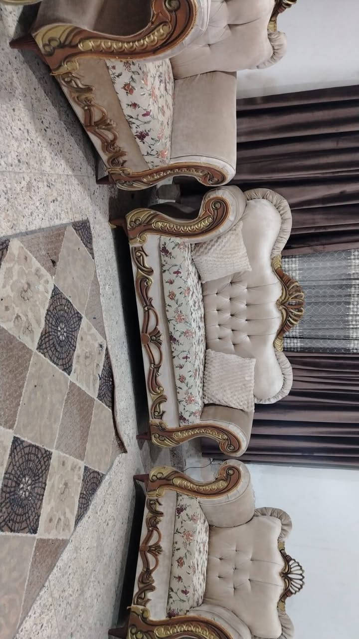 تخم 10 مقعد💺 اخو جديد أي ضرر مابي نضافه فووول سعر ,,325,,بي مجال مكان لبياع *********** يوجد واتساب
