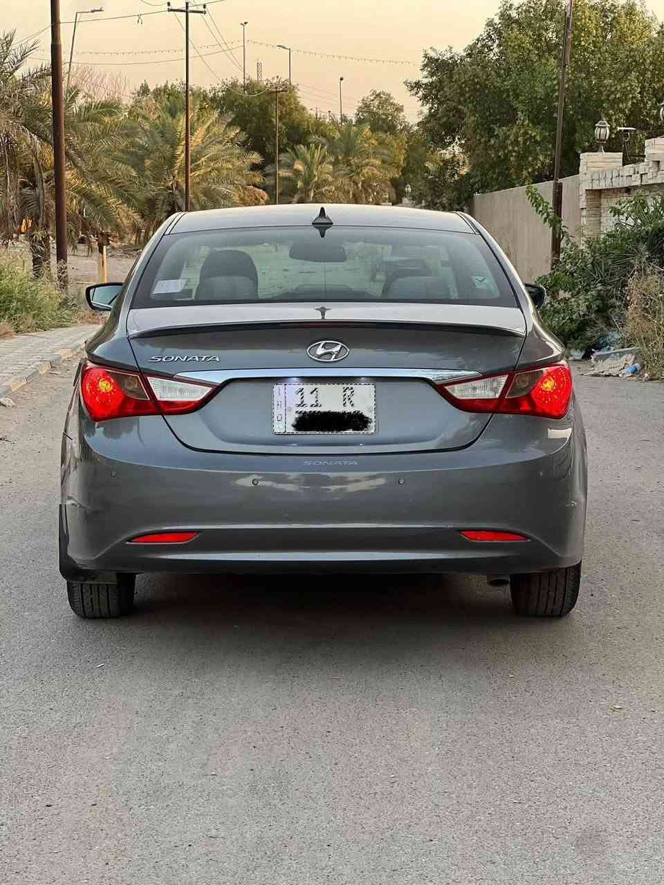السلام عليكم
سلام عليكم سوناتا. ٢٠١٣ وارد امريكي ليبل واحد كفاله من لصبغ ول فتح ول تبديل سيارده جديده احله من لصور جديده بمعنى لكلمه استخدام شخصي 
مكينه وكير وتبريد وحداديه كفاله 
نص مواصفات
كشن كهرباء فول تحكمات نظام ايكو حساس خلفي كشنات تدفئه 
وباقي مواصفات المعروفه
صور لحادث ول سونار مرفق 
مكينه ٢٤٠٠ 
سعر مناسب 
مكان السياره الكرخ
للستفسار   *********** بغداد, العراق
