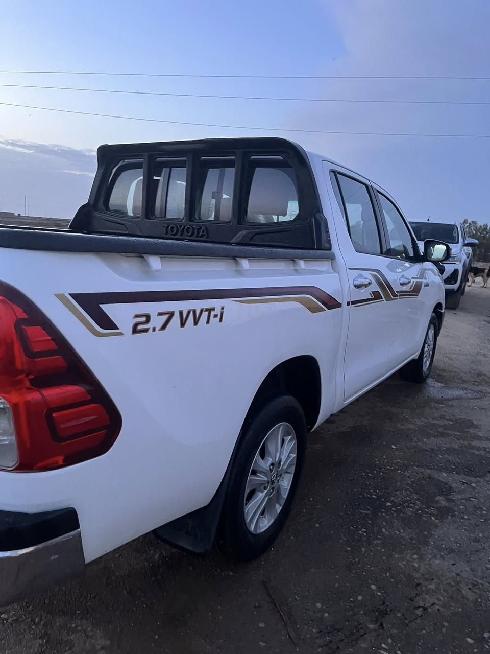 للبيع..  بيك آب هايلوكس 2019  كويتيه  داخل احمر تحكمات ستيرن جهتين
تبريد قطعتين  مانع تزحلق نضام اقتصاد وقود ونضام درايف شاشه كامره وخلفيه

وبعد عدة مواصفات  محرك وگير كفاله نضافه100 بيه   بارد  الجاملغ الخلفي والجاملغ الامامي ربع وبيه الباب الخلف السياق تبديل اصلي وكاله رقم اربيل  

***********
