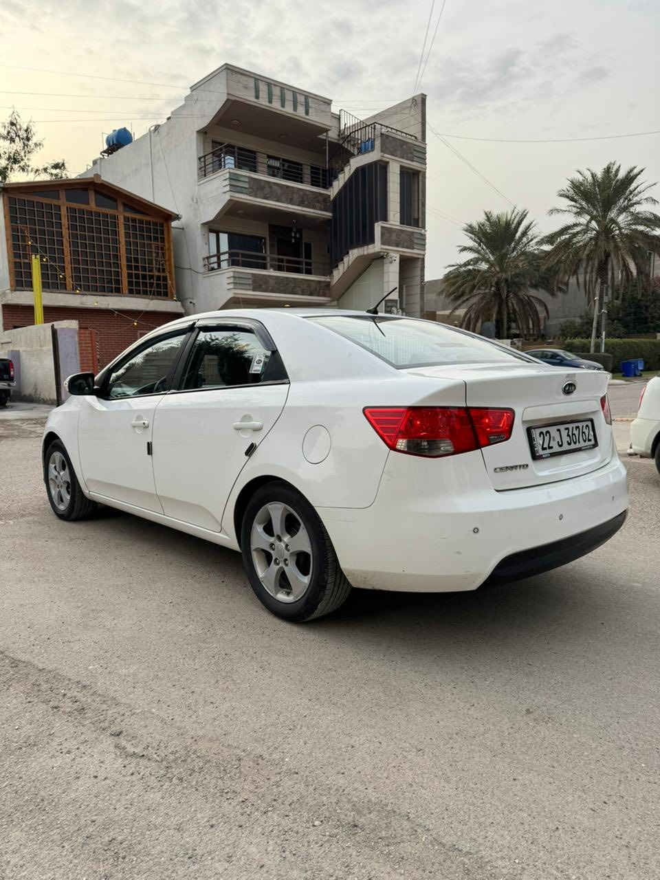 كيا سيراتو 2010  كير محرك كلة مكفوال بيهة بس باردة خفيف بين بابين صبغ  ربع البنيد فقط وباقي كلة مكفوال كفالة عامة تحويل مباشر شوكت ما تحب سعر 105 بيها مجال للطيبين مكان سيارة الكاظمية ***********
