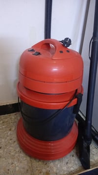 مكنسة كهربائية • مستعمل • أصلي