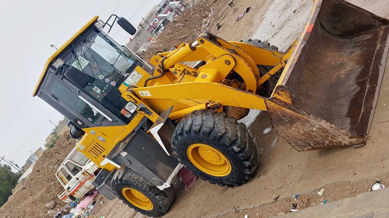 للبيع شفل زت ايل حجم 920 رقم ذي قار سنويه جديدة لغايه 2029 مكينه كير اكسلات حداديه تكله جاهزه سعره 85ورقة وبيه مجال مكان ناصريه الرفاعي مكلف بلنشر ***********
