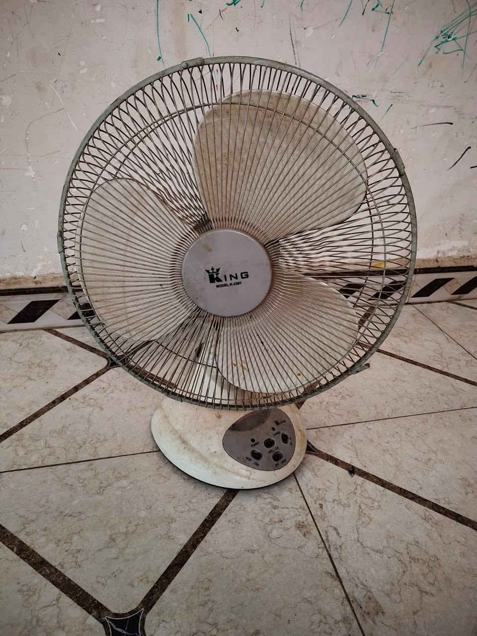 السلام عليكم  مبرده نوعيه هيلكا  تشتغل مولد كهرباء اربع سرعات لمس وع الريمونت مستخدمه قليل وجدا عمليه سعرها ٢٠٠ الف

مروحه شحن عوزها بس بطاريه ٢٥ الف


**إذا كنت صاحب هذا الإعلان وتريد حذفه لأي سبب، رجاءا أرسل رسالة إلى الدعم الفني**