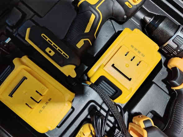 سلام عليكم دريل شحن او دريل لقمه او كوسره ١٢٥ حجم شاحنه سوبر جارج ٧٥ وتوصيل مجاني وذا انتا تجي تأخذه ٣ تقص من السعر كركوك *********** واحد اذار بطارية ٢٠٢٥موديل
