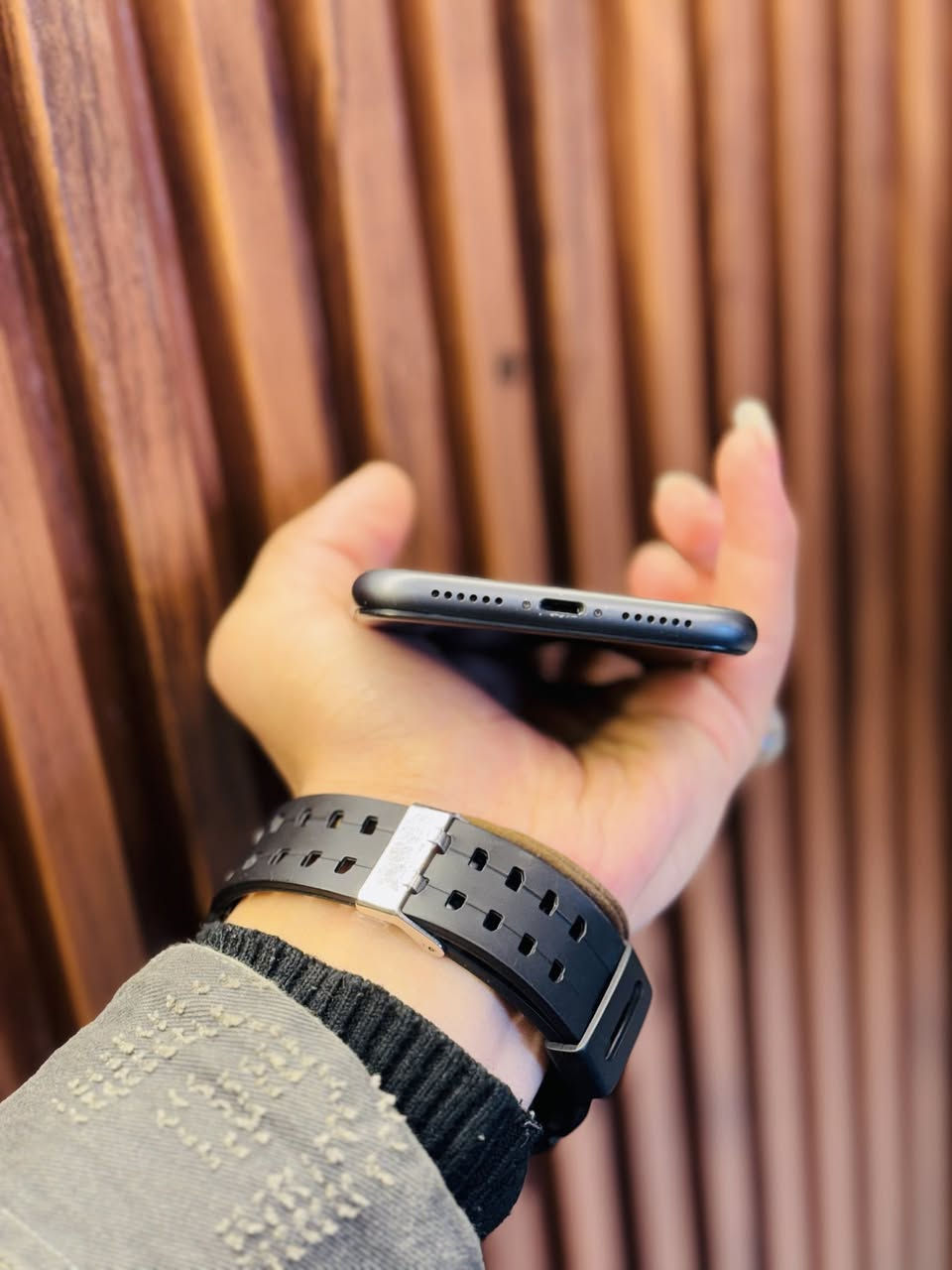 ايفون 📲 11عادي لون (اسود😍)
الذاكره :64

بطاريه 82

جهاز فقط مستبدل شاشه:اصليه 
 
بس بي هذا الفطر 

الجهاز نضيف 

السعر 140بي مجال للشراي❤️
الرقم ***********
