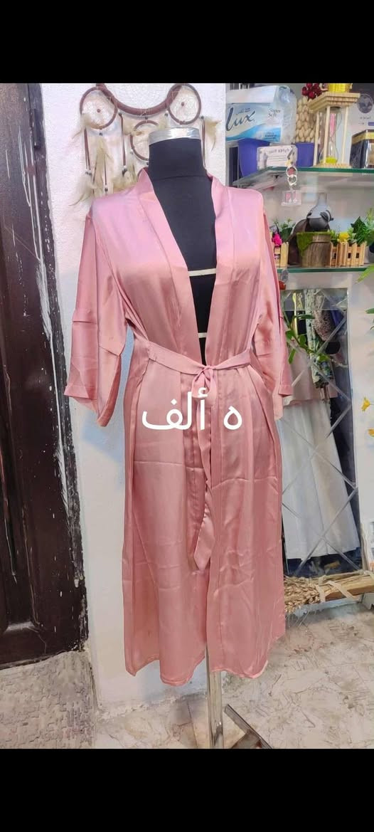 للبيع ملابس مستعمل مره او مرتين حيل نضيفات شراي اتصل *********** حي النصر
