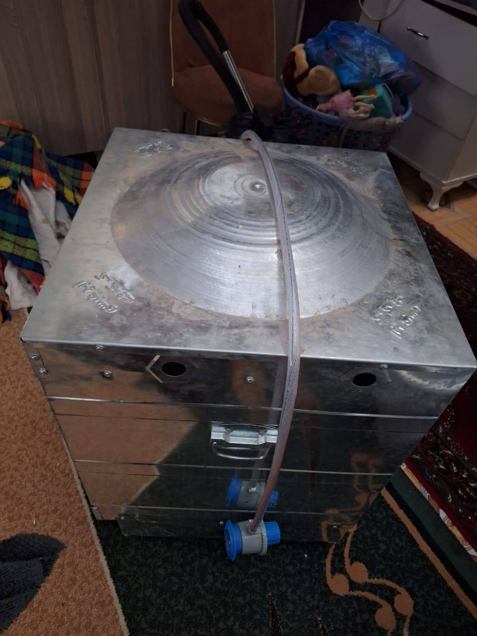 فرن طابقين جديد ما مستعمل سعره 60 صونده منظم اصلي مع الفرن نوعيه جيده سعره 60 وبيه مجال

***********👋
