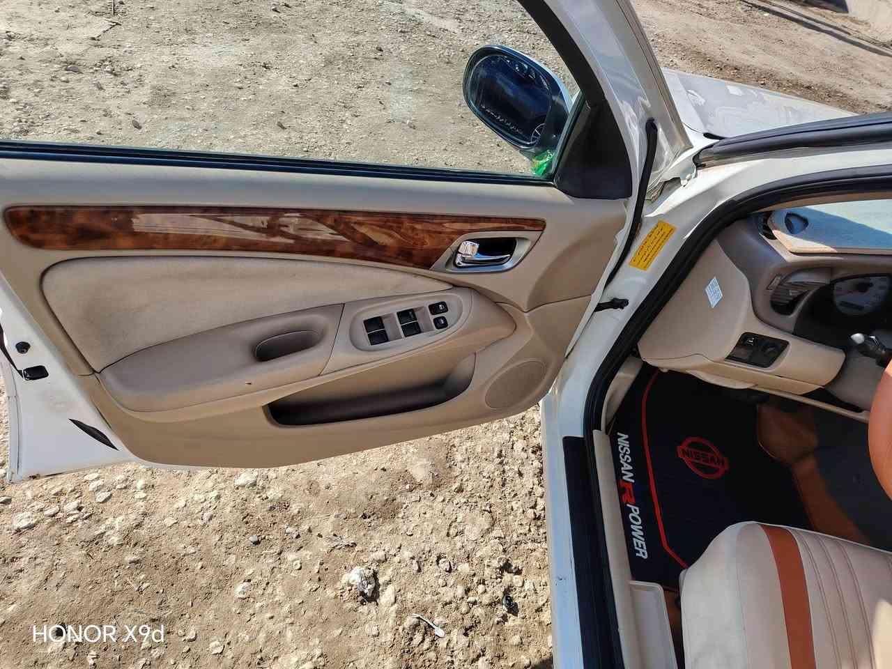 نيسان صني ياباني موديل ٢٠٠٦ محسن فول لمتتد يعني المواصفات البيها ب ٢٠١١ ماموجودة يدات نيكل الخارجية والداخلية حتى مصاطر البيبان نيكل داخل بيجي مطعم بصاجي انارة سقف وحافظة نظارات غرفتها على وضع الشركة سنتر لوك جام كهربائي ٤ بيبان حتى قفل الجنطة كهربائي ريمونت كامرة خلفية محرك كير تبريد شرط حدادة جديد تخم تاير جديد اي نقص مابيها بسمي رقم انكليزي سياره احلى من الصور كشر ودواخل شركة حادثها ضربة خفيفة بحوض الجنطة وبيها بارد وصبغات موضحات بالصور السيارة نظيفة بمعنى الكلمه السعر 105  وبيها مجال المكان الديوانية ***********
