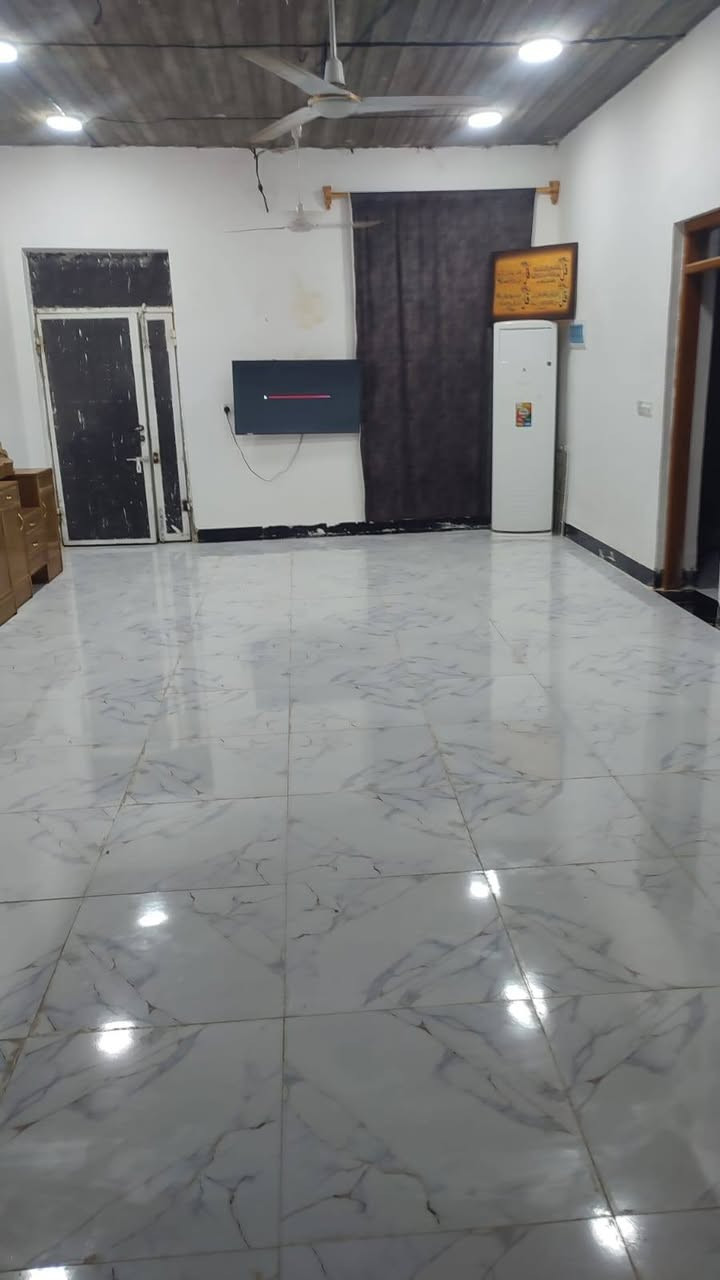 بيت البيع في الكوفه (البراكيه )
قرب معمل السمنت 
مساحه ٣٧٥ 
طابو زراعي 
البناء _ستقبال _صاله _غرف نوم ٢ _حمام داخلي  
_حمام خارجي _مطبخ 
سعر ٧٠
رقم ***********
للاستفسار اتصال او مراجعة مكتب العرداوي للوساطة العقارية حي الميلاد حولي شارع 30 الثاني

او مراسلة الصفحة او الاتصال على الرقم
*********** -***********
