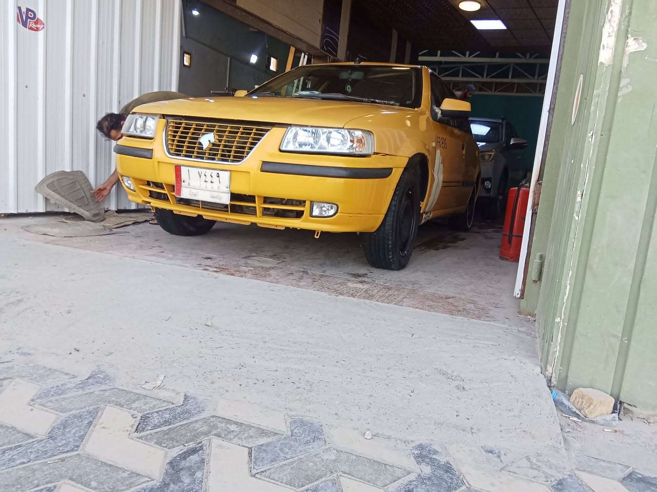 اسلام عليكم اخون سياره سمند صفره موديل 12محدثه 17 السيارة حلوه وجهازه محرك فرنسي 2000مسكر خير من الله السيارة مال واحد جناني جهازه اي نقص مابيه تبريد ثلج حماوه صفر حاره باره حماوته صفر نوزلت توني شادله زوج تايرات والله جهازه سعره 35 المكان مركز الناصريه اي ستفسار رقم ***********
