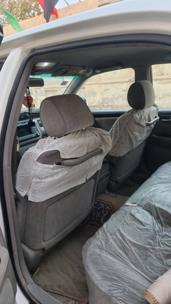 سلام عليكم البيع سياره ملكه مكفوله كفاله عامه مكينه كير حداديه تبريد كله شغال رقم بغداد انكليزي  بسمي ثاني يوم تحويل سياره ماعوزه شي خير من الله السعر 130 بيها مجال حك جيتك وبلخدمه والي موشراي لا يتعبني تحياتي الكم ***********

