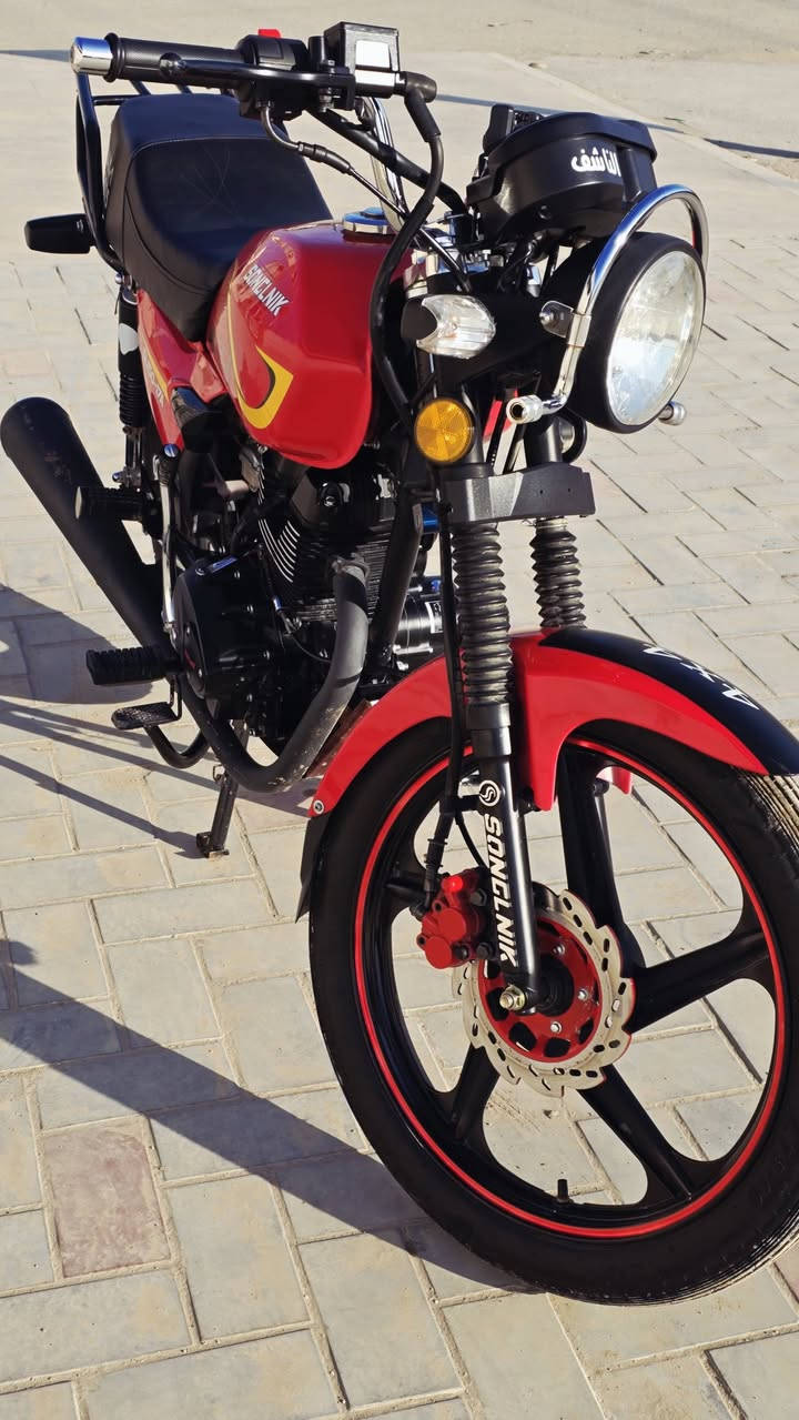 السلام عليكم دراجه سونك ماكس سلف 5 كير صارلهه شهرين طالعه من المعرض الدراجه نضيفه كلش الف مذب عليهه السعر ب825 وبيهه مجال قليل
العنوان بابل سده الهنديه الشراي يتصل
***********
