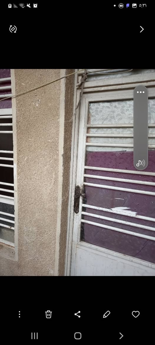 السلام عليكم طابق ثاني غرفة وستقبال ومطبخ درج معزول نت ويا البيت كهرباء ومي وحد قرب مدرسة ***********
