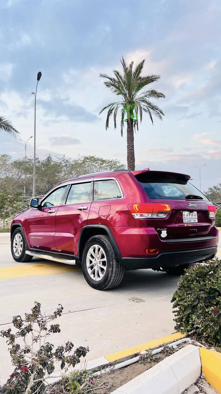 السلام عليكم
جيب جراند شيروكي 2014 خليجي (ليميتد)
٦ سلندر نظام SRT 4x4
بدون صبغ بدون بارد مكفولة كفالة عامه
كير مكينة مكفولات
رقم بغداد بأسمي 
فول مواصفات لون ماروني
داخل قهوائي جلد 
فتحه قطعتين تبريد 
ماشيه ١٣٣ كيلو 
السعر ٢٣٥ (بيع فقط)
مكاني ديالى بعقوبة 
رقمي
***********
