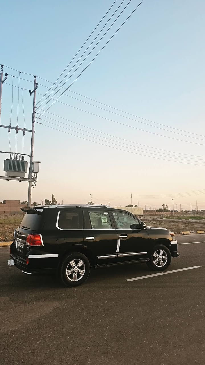 سلام عليكم لاندكروز GX-R موديل 2012 رقم بغداد بسمي فول موصفات كشن جلد كهرباء فتحه سقف تخم تاير جديد صبغ جاملغ وباب امامي مكينه وكير مكفولات شركه ممفتوحات سعر 260 وبيه مجال رقم***********
