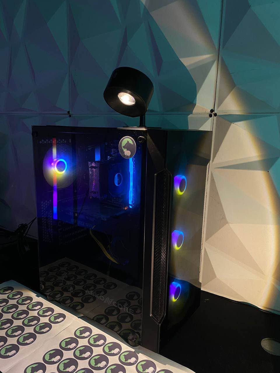 280$

Cpu: Ryzen 5 Pro 3350G
Gpu: GTX 1650 Gainward
Ram: 8GB T-Force
Motherboard: B450M-A II Asus Prime 
Storage1: 256 NVMe
Storage2: 1TB HDD

بۆ حیجزکردن

*********** السليمانية, العراق
