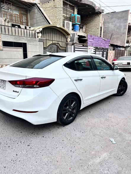 السلام عليكم 
هونداي النترا ٢٠١٧ 
للبيع 
حادثها جاملغ وبنيد
ايرباك ستيرن 
السياره كلها ليبل واحد نفسها القطع راجعه 
شاشه جبيره بصمه تدفئه بل كشنات
٣ انضمه قياده
اشاره ترحيب 
بصمه تشغيل 
صندوق ذكي 
ردار
السياره ماشيه ١١٤ ميل 
السعر ١٣٠ وبيها مجال بسيط 
مكاني بغداد 
***********
