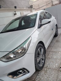 سيارة اكسنت خليجي موديل 2020 نضيفه فول مواصفات بيه شويه شخطه بالباب رق...