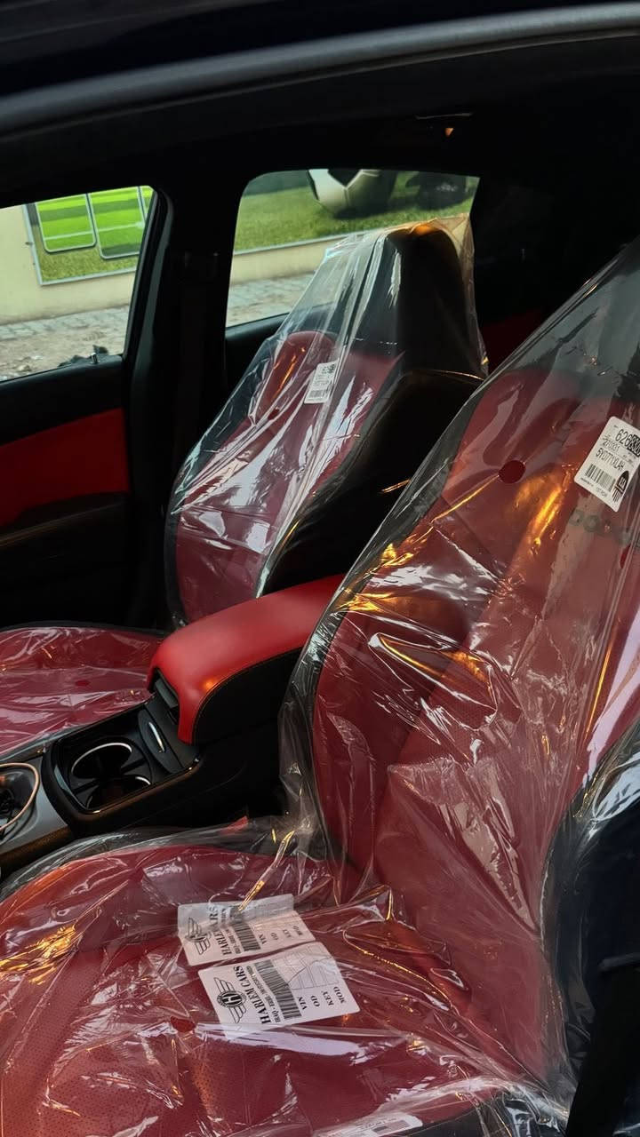 السلام عليكم 
جارجر ارتي سوبر تراك باك 2019 اصل هزه 
جديده رقم بصره الجديد بأسمي تحويل شوكت ماتحب
السياره 5700 ستوك كلها ع لبلاد كزوزها بلادي
مواصفات السياره 
شاشه 
فتحه 
شفتات استيرن 
داخل  لونين اسود واحمر 
تشغيل عن بعد 
كشنات كهرباء 
3 انضمه قياده 
تبريد تدفئه بلكشنات + استيرن 
بلكات ريسنك اصلي وكاله 
ولف حماوه ريسنك اصلي من الوكاله 
فيت بم ريسنك اصلي من الوكاله 
دبل فان اي حماوه او دوانز مابيها 
تايرات طخم كامل كسر كارتون 
عدسات لايت اصلي وكاله عالي ناصي درجه اولى
ومواصفات السياره بقيه معروفه 
السياره حادثها جاملغ وبنيد خفيف جدا
 + مقدمه الشاصي تعديل فقط فقط لغد كفاله وشبر صبغ بلجاملغ الخلفي فقط 
السياره مكينه كير وحداده وكلشي بيها جديد ومامتعوبه جديده كلش كلش ومعتني بيها مابيها اي نقص ونضافه عاليه 
ماشيه 58 ميل حقيقي شرط الفحص 
كهربائيات وحداده وكلشي بيها مكفول 
بانزين مداريها كله محسن ودهن اصلي وادامه كامله اي نقص مابيها 
ملاحضه / السياره بلاد كتها مامحدثها 
ويلها لبلاد كلشي بيها ع وضع لبلاد 
صور الحادث مرفقه بلمنشور  وكلشي شرحت 
وتقرير الفحص موجود بيها وناشره هم 
بيع او مراوس وسعرها 220  وبيها مجال بسيط 
عنواني البصره المعقل 
***********
