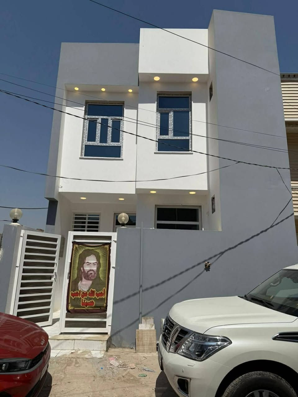 بيت طابو زراعي ١٠٠ م بناء حديث درجة اولى
حي الصحة شارع مقابل كازينو مارينا(شارع مسكوف البغدادي) 
على شا رعين تبليط
منطقة جدا هادئة ومرتبة
طابق ارضي (غرفة نوم/استقبال/صالة/حمام داخلي /حمام خارجي
طابق اول /غرفة كبيرةمع حمام(سويت)
مجهز ب تانكي سعة ١٠٠٠ لتر/كيزر/ماطور ماء/خط انترنيت/خط مولدة
للاستفسار ***********
