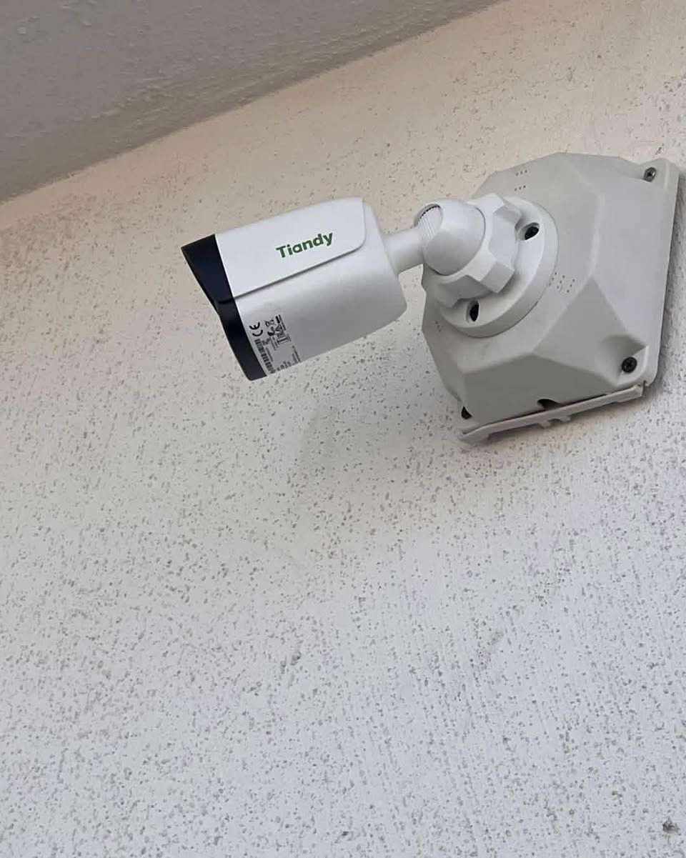 تم تنصيب كامرات 📹📹المراقبة 📹 
صوره صوت ليلي  نهاري ملون 
في احد المواقع  في قضاء الخالص 
يتوفر لدينا جميع انواع الكامرات مع ضمان سنتان على الكامرات و سنه الاتصال على الرقم ***********
