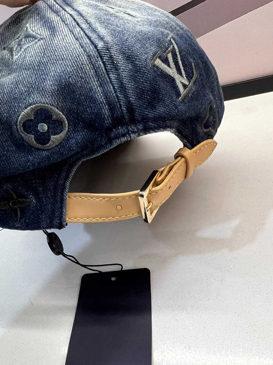 شفقة ماركه لويس فيتون مختمه بالكامل صنع بفرنسا


**إذا كنت صاحب هذا الإعلان وتريد حذفه لأي سبب، رجاءا أرسل رسالة إلى الدعم الفني**