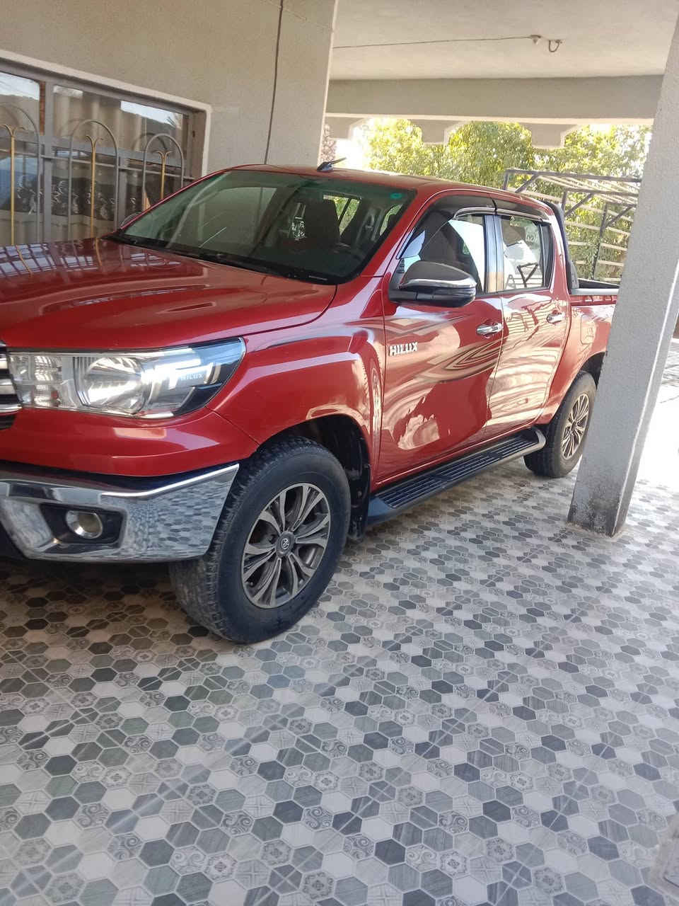 تويوتا فورويل موديل 2018  رقم اربيل باسمي مكفول من صبغ  وضربه فقط شويه بارده كما موضحه في السونار المرفقة في صور  مكان بعقوبة *********** سعره 230
