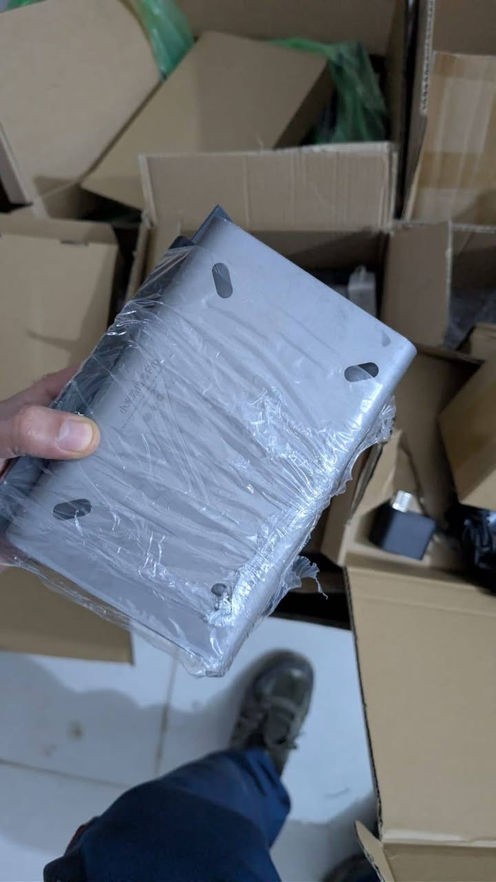 وحش التعديل: Xiaomi Mi Pro R3P (نظام OpenWrt) 🔥
تبحث عن استقرار وإنترنت بدون حظر؟ هذا الراوتر هو الحل الأمثل للمحترفين.
✅ الميزة الأقوى: ذاكرة عشوائية RAM 512MB (أقوى بـ 4 أضعاف من الراوترات العادية) لضمان عدم التعليق نهائياً.
✅ النظام: مجهز بنظام OpenWrt العالمي (يدعم V2Ray, VPN, وتطبيقات كسر الحظر مباشرة).
✅ التصميم: هيكل ألمنيوم بالكامل لتبريد جبار وأداء مستقر 24/7.
✅ السرعة: AC2600 مع 4 هوائيات لتغطية تخترق الجدران.
💰 السعر: 100 ألف دينار (شامل التوصيل المجاني).


**إذا كنت صاحب هذا الإعلان وتريد حذفه لأي سبب، رجاءا أرسل رسالة إلى الدعم الفني**