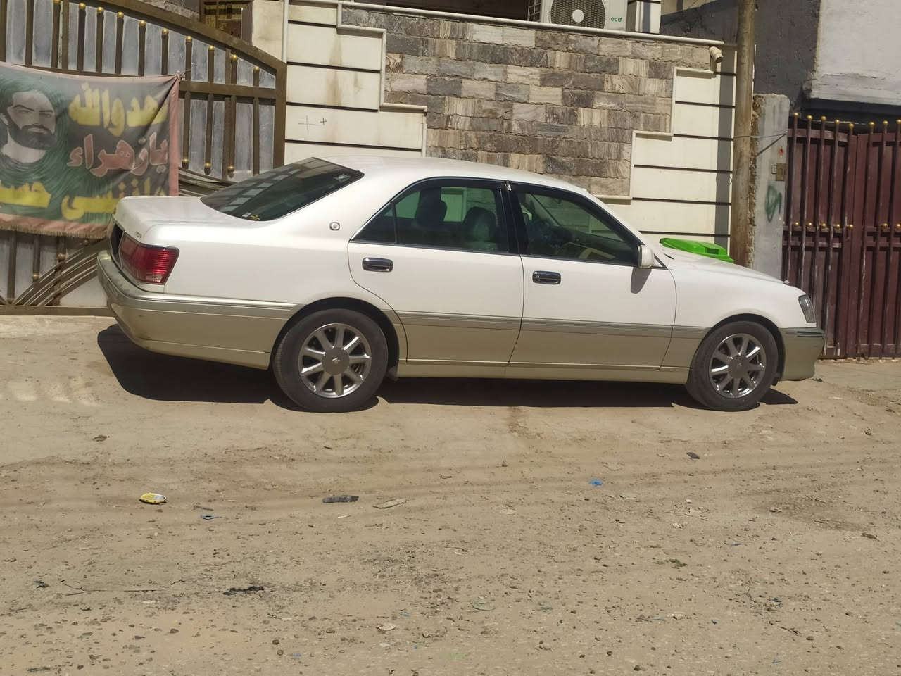 السلام عليكم ملكه (حاويه)دخول جديد دكمتين كرستال اصل ديفور الصغير برده خلفيه ويل نجمه نفطي كفاله عامه وبيه حجز مرور السعر 86 المكان بابل للاستفسار الاتصال بالرقم ***********
