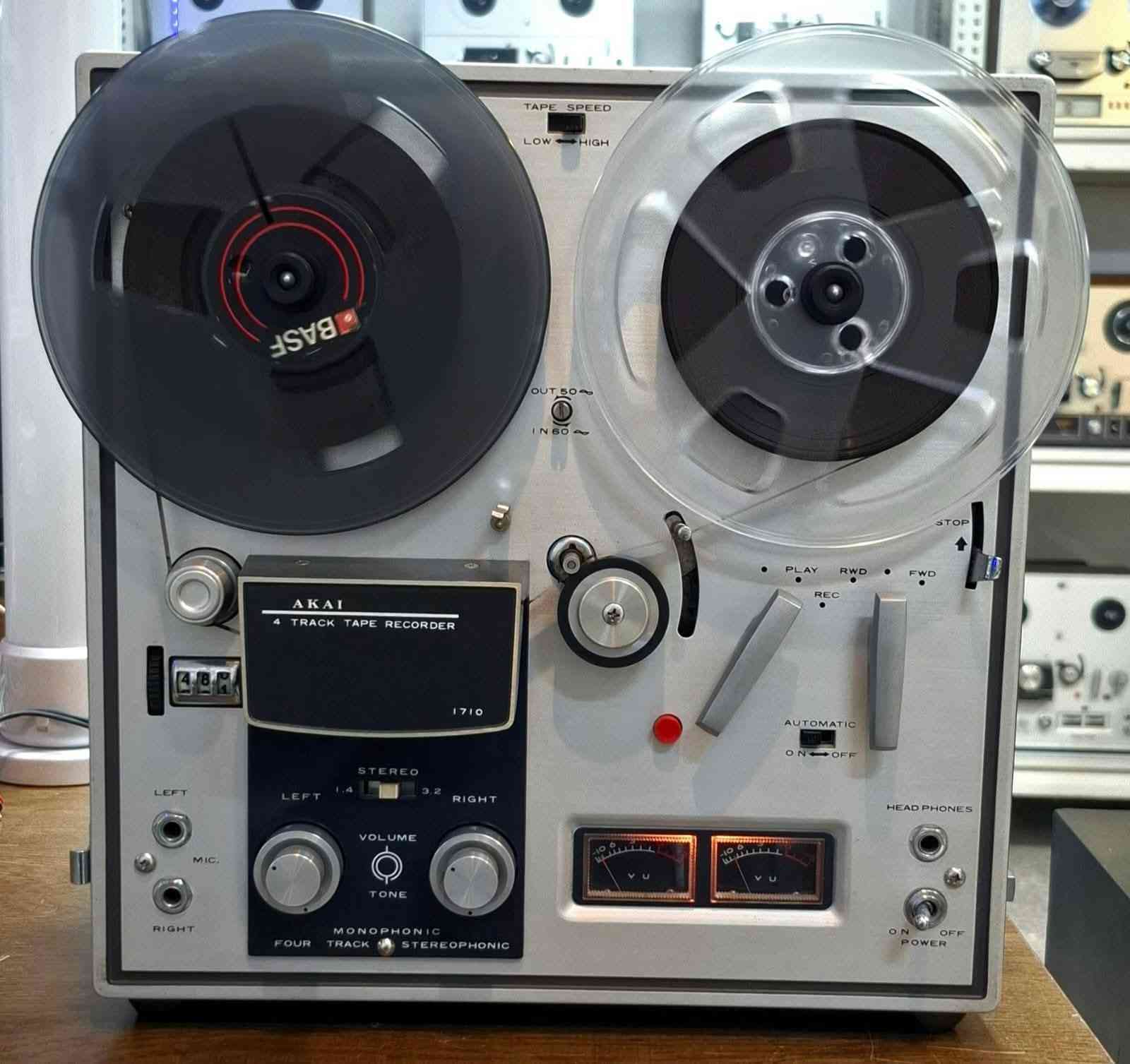 AKAI 1710 TAPE
تیب اكای 1710
ناطق (سماعاته يعني منه وبي)
 لمبات
موديل AkAI 1710
4 تراك
7 انج 
مع القبغ كامل جدا جدا نظيف
السعر 260 الف
مکانی اربیل


**إذا كنت صاحب هذا الإعلان وتريد حذفه لأي سبب، رجاءا أرسل رسالة إلى الدعم الفني**