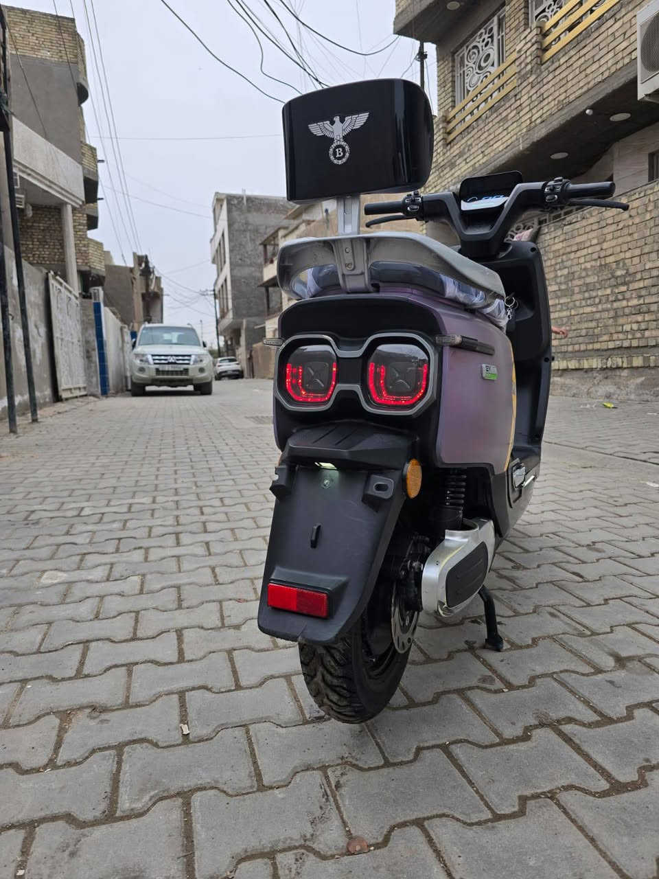 السلام عليكم للبيع دراجه شحن ريان ام عيون نضيفه مابيها نقص مواصفاتها 3نمر 6 بطاريات نضيفات قبل 3اشهر مبدلات لايت زنون عالي ناصي هورن اشاير يمنه يسره سرعه 51 دراجه نضيفه وكل نقص مابيها سعر 575 وبيها مجال مكاني بغداد جديده ***********
