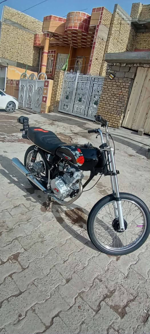 سلام عليكم
دراجه للبيع مديل 20 معمره 25
اوراقه اصولي
السعر 650 وبيه مجال
(بدون سبايدر) 
مكان كوت داموك
رقم ***********
استفسار خاص
