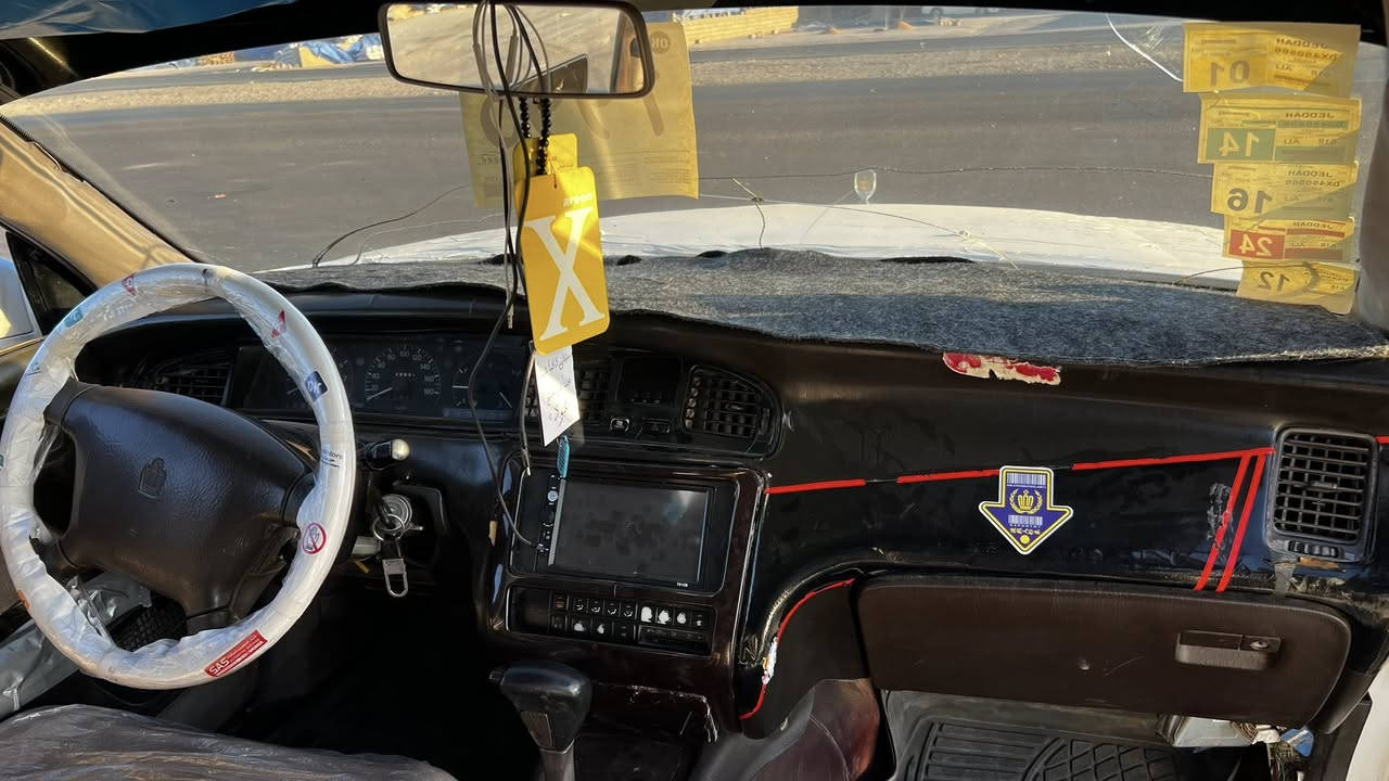 السلام عليكم للبيع بطه حبل أدوات أدوات 
بك منفصل  سياره كامله تخم بلكات تخم نوزلات 
سياره حلوه مال جنايه كهربائيات كلها شغاله 
مسجل شاشه ٤سماعات 
صدر امامي خلفي نص عمر 
تايرات نص عمر 
محركها بس بدايه صوت اول ما اشغلها
كير شرط 
السعر ١٨ ورقه  بيها مجال قليل 
اتصل وادلل لا تراسلني ما عندي خاص 
***********
