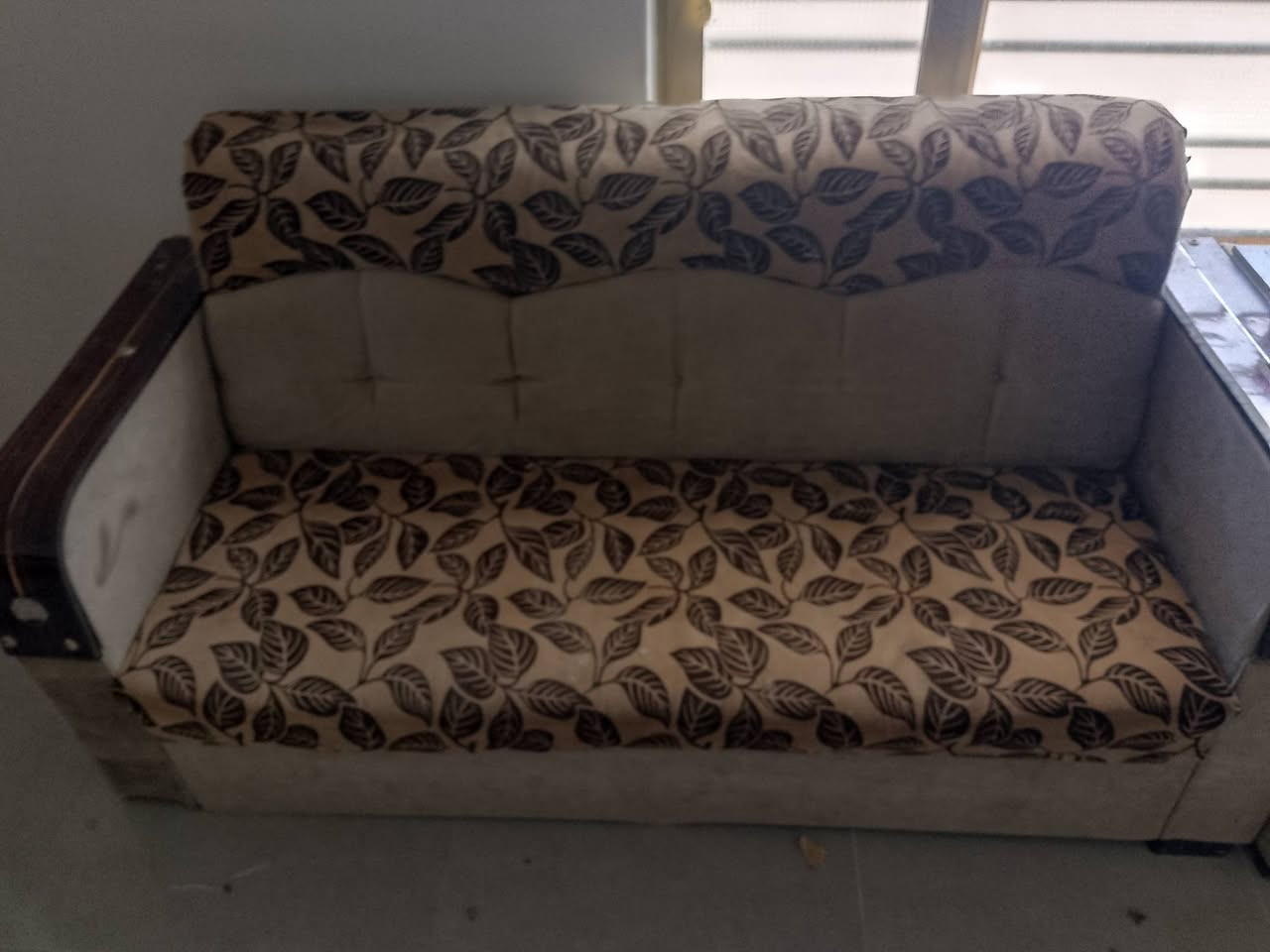 سلام عليكم تخم للبيع نضيف 
مكاني سوق الشيوخ  
السعر خاص 
***********
